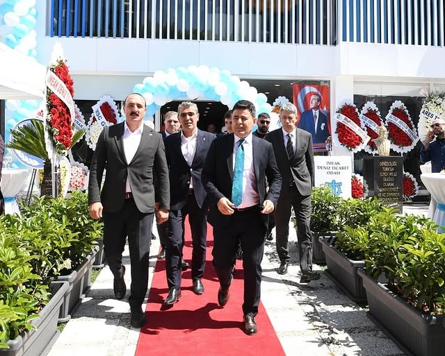 Konyaaltı Belediyesi ve Ulaştırma Bakan Yardımcısı, Deniz Ticaret Odası'nın Yeni Hizmet Binası Açılışına Katıldı