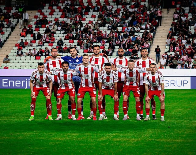 Antalyaspor, Konyaspor'u Yenerek Liderliğe Yaklaşıyor