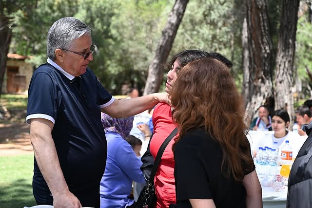 Kemer Belediye Başkanı Topaloğlu, Personeline 1 Mayıs Kutlaması Yaptı
