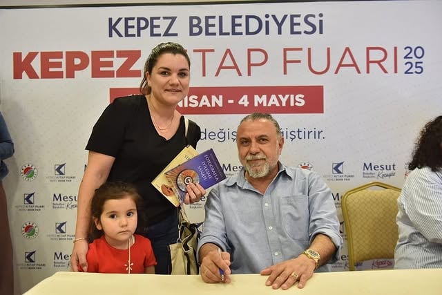 Antalya Kepez Kitap Fuarı'nda Yazarlarla Buluşma Coşkusu Devam Ediyor