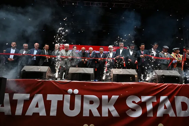 Kumluca'da Yeni Stadyum Açıldı: Şevval Sam Konseriyle Coşku Doruğa Ulaştı