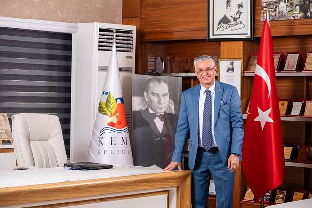 Kemer Belediye Başkanı Topaloğlu'ndan Anneler Günü Mesajı: 