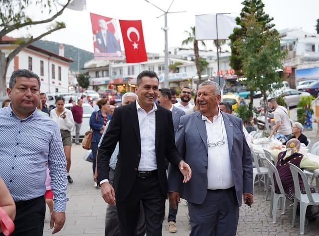 Kaş Kalkan'da Sezon Açılışı Coşkusu: Esnaf ve Yerel Yönetim Birlikte Kutladı