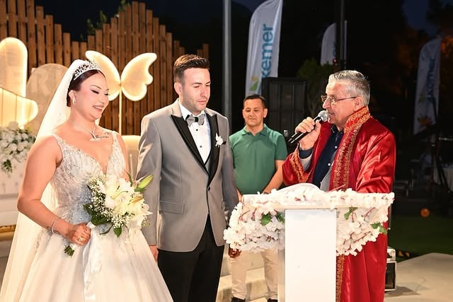 Kemer'de Aşk Yeşeriyor: Kındılçeşme Kır Düğün Bahçesi Açıldı
