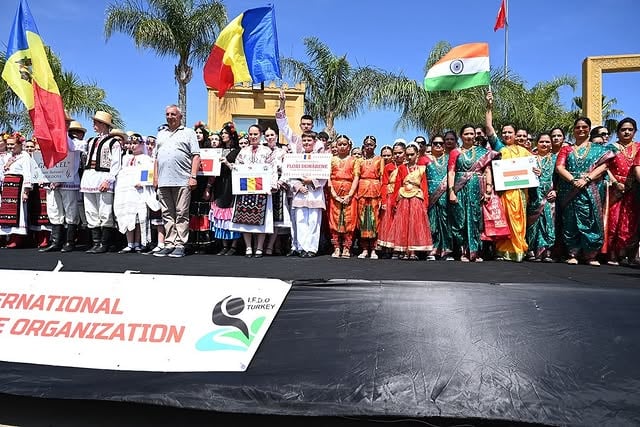 Kemer'de 19 Mayıs Coşkusu: Uluslararası Halk Dansları Festivali Başladı