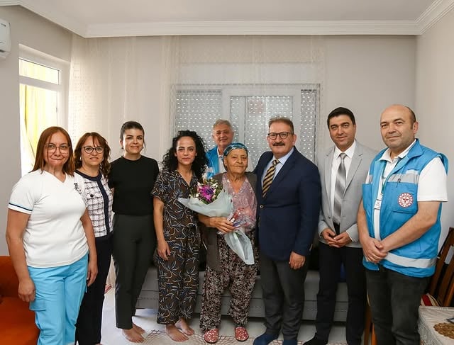 Antalya'da Yürüme Güçlüğü Çeken Hastaya Evde Sağlık Desteği