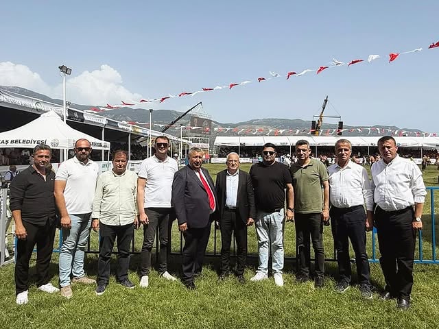 Antalya'da Geleneksel Yağlı Pehlivan Güreşleri Coşkuyla Gerçekleşti