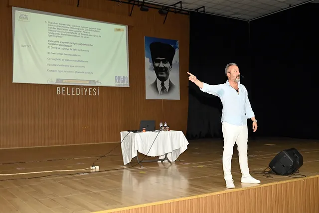 Kumluca Belediyesi Gençlik Merkezi'nde Ücretsiz Eğitim Desteği Sona Erdi