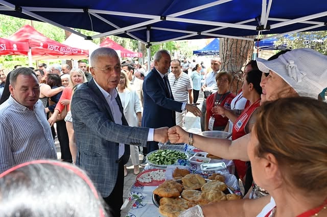 CHP Kepez İlçe Kadın Kolları Kermesiyle Eğitimde Destek Kampanyası Başlattı