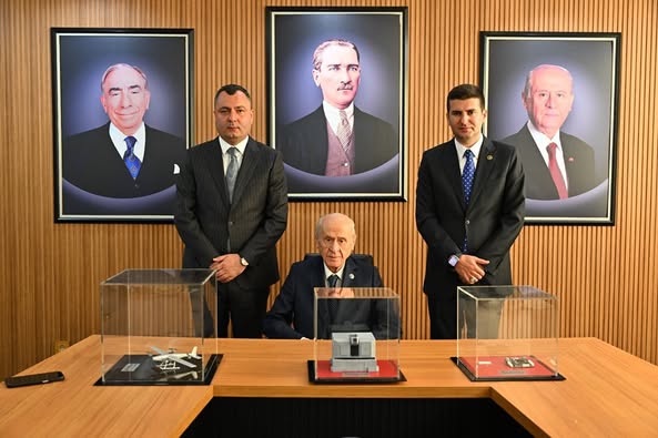MHP Genel Başkanı Bahçeli Ülkü Ocakları Eğitim ve Kültür Vakfı'nı Ziyaret Etti