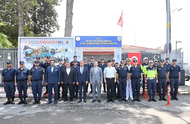 Antalya Valisi Şahin, Jandarma Personelinin Bayramını Kutladı