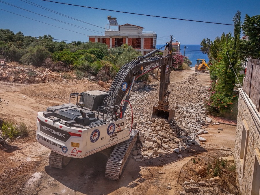 Antalya Demre'de Yaşam Kalitesini Artıran Çalışmalar Sürüyor