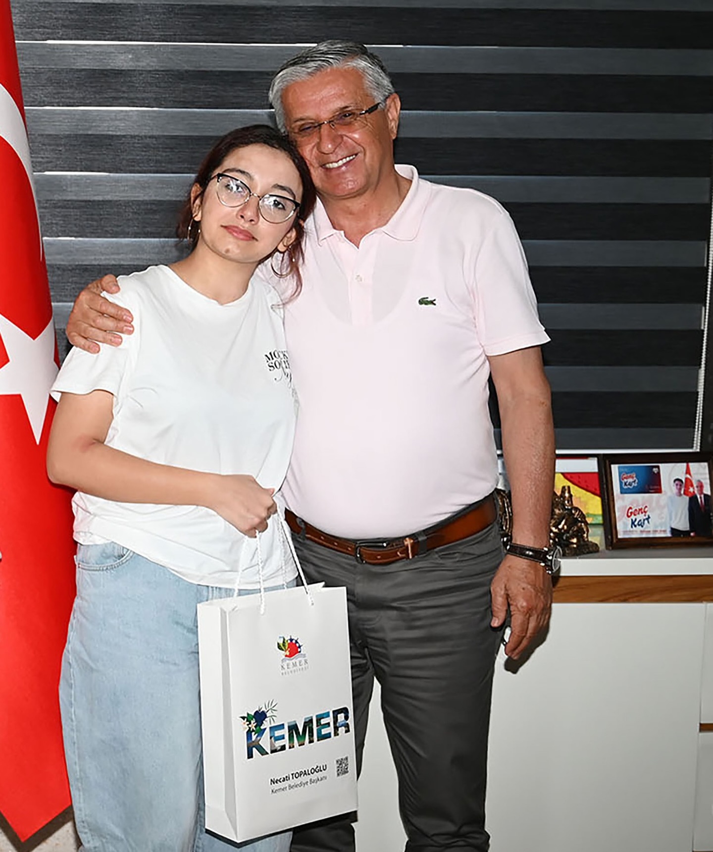 Antalya Kemer'li Ezet Naz Tosun, Oxford Üniversitesi'ni Kazandı