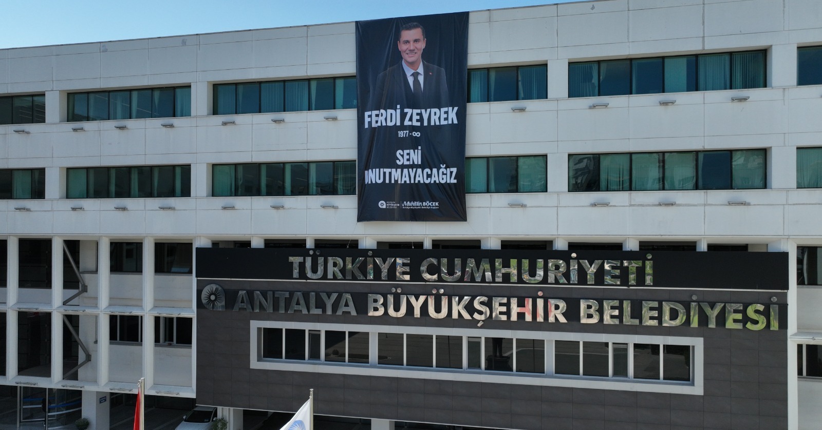 Antalya Büyükşehir Belediyesi'nden Merhum Ferdi Zeyrek'e Anma