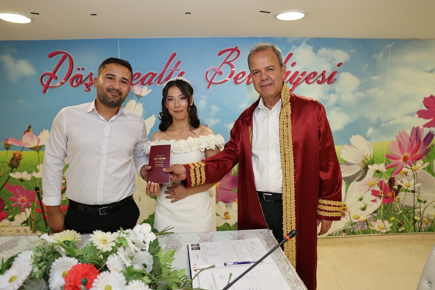 Döşemealtı Belediyesi'nden Evliliğe İlk Adım: Hilal Güngör ve Bayram Cin Çiftinin Nikahı Yapıldı