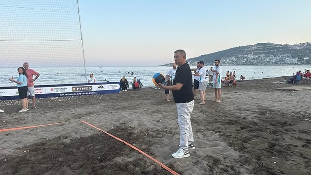 Finike'de 4. Altın Portakal Plaj Voleybolu Turnuvası Başladı