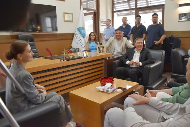 CHP Heyeti Korkuteli Belediye Başkanı Saniye Caran'ı Ziyaret Etti