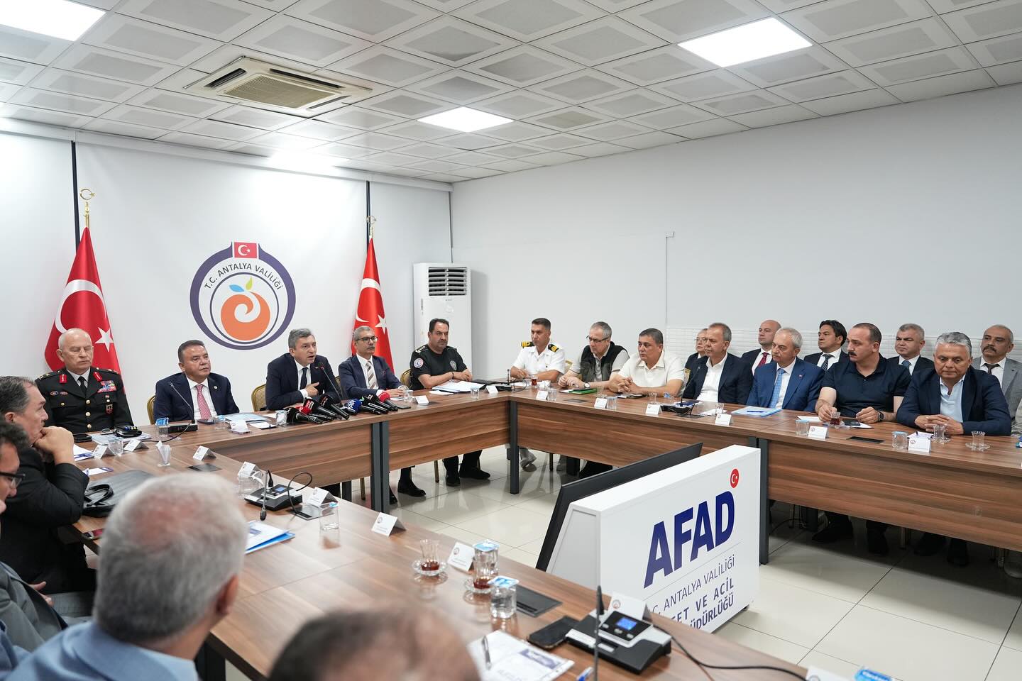 Antalya Konyaaltı Belediyesi Turizm Güvenliği Toplantısı'nda