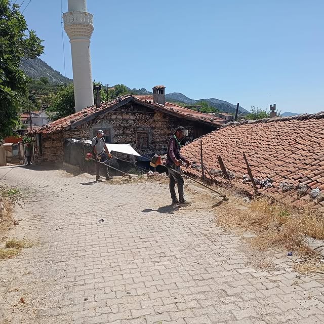 Antalya Akseki Belediyesi Hocaköy'de Ot Kesim Çalışmalarını Tamamladı