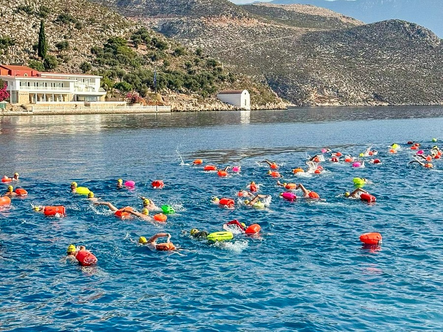 Kaş'ta Dostlukla Yüzülen Uluslararası Meis Kaş Yüzme Yarışı Tamamlandı