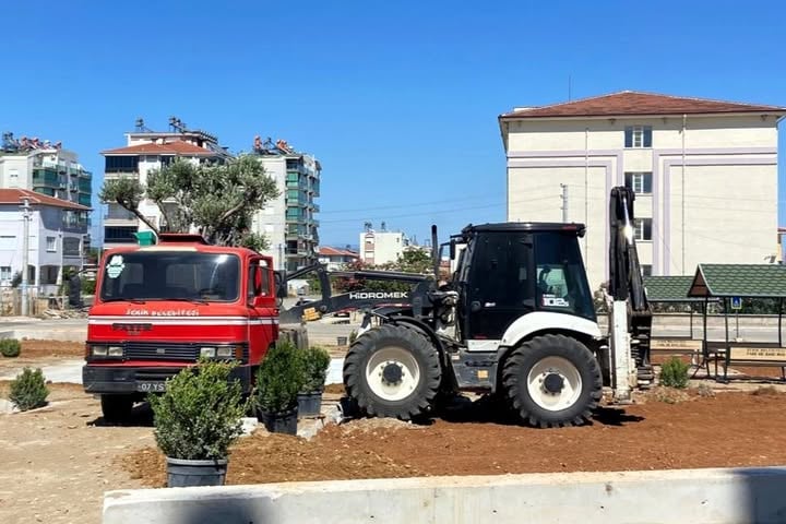 Serik'te Yeşil Alanlar Artıyor: Akçaalan Mahallesi Park Çalışmaları Hız Kazandı