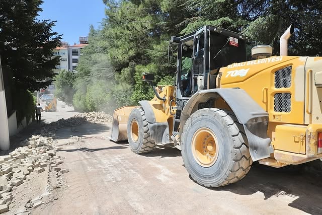 Elmalı'da Asbestli Borular Yenileniyor, Altyapı Modernize Ediliyor