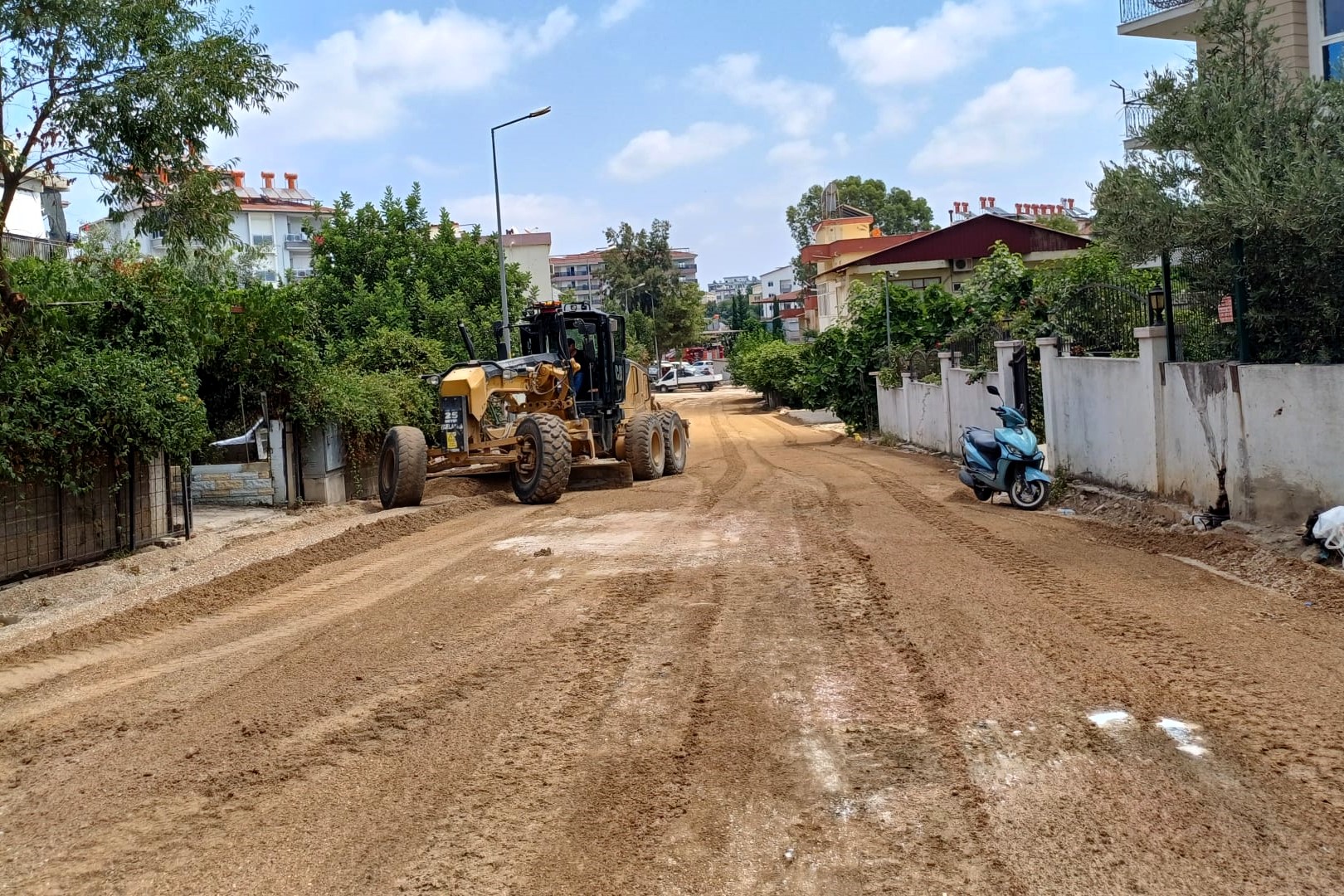 Antalya Serik'te Merkez Mahallesi'nde Asfalt Çalışmaları Hız Kazandı