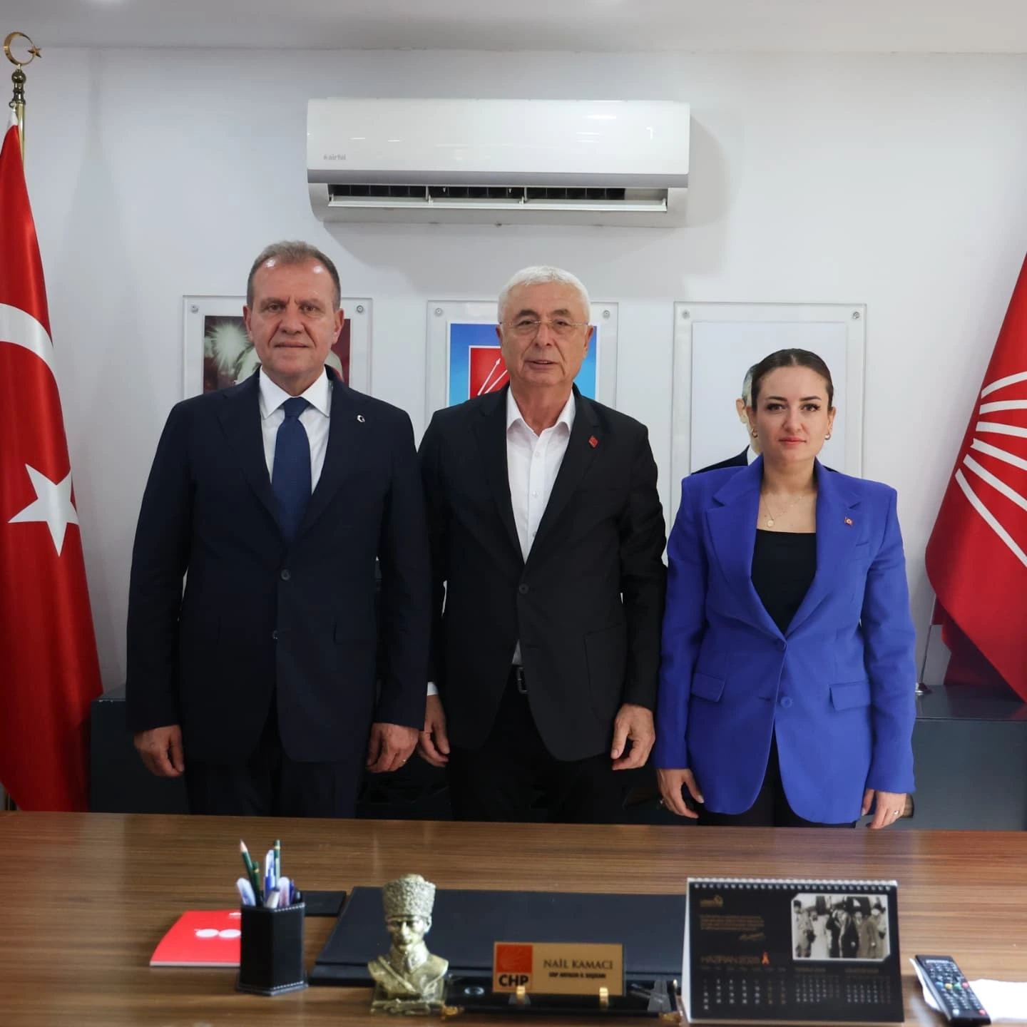 CHP Antalya İl Başkanlığı, Mersin Büyükşehir Belediye Başkanı Vahap Seçer'i Ağırladı