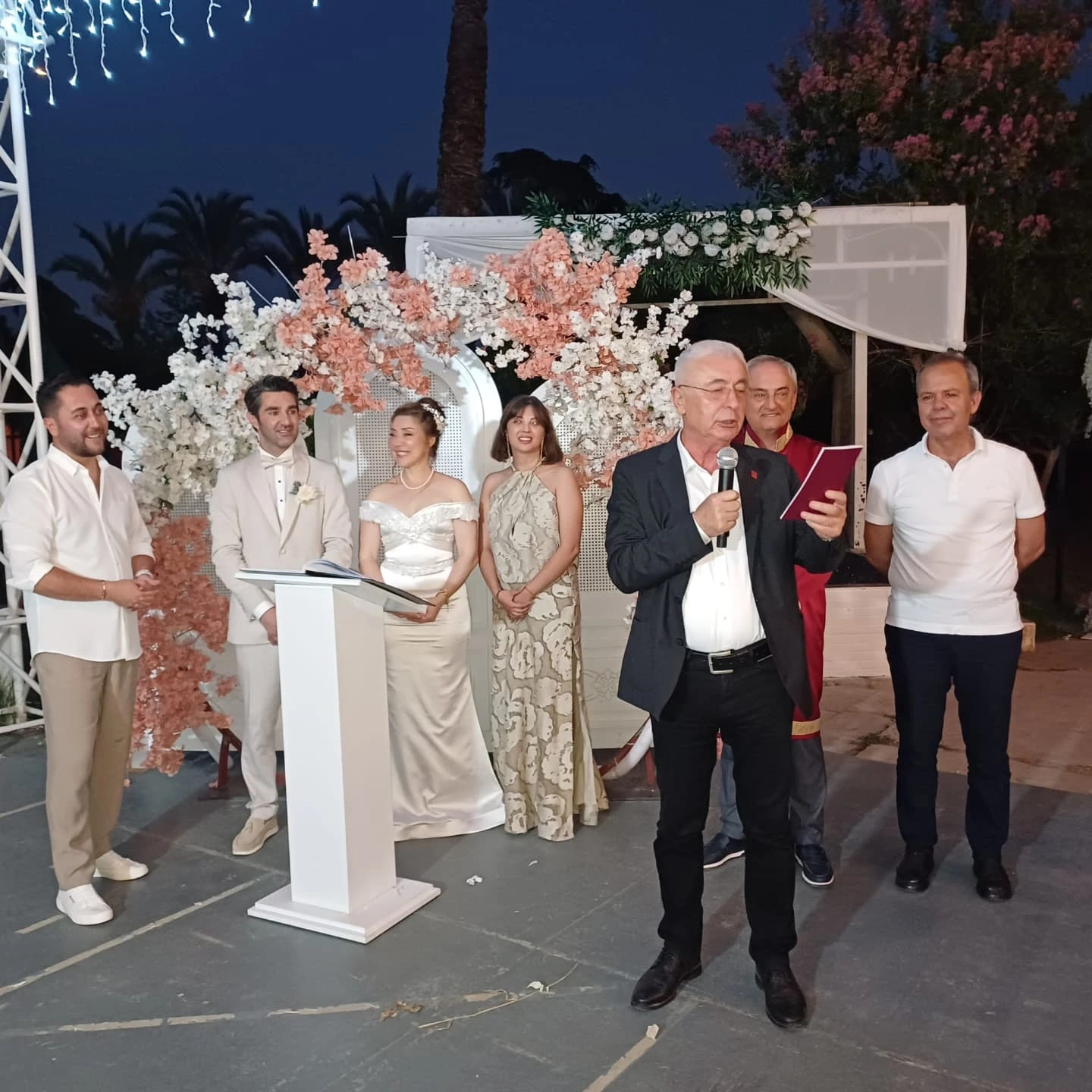CHP Antalya İl Başkanı ve Yönetimi, Partili Ailenin Düğün Törenine Katıldı