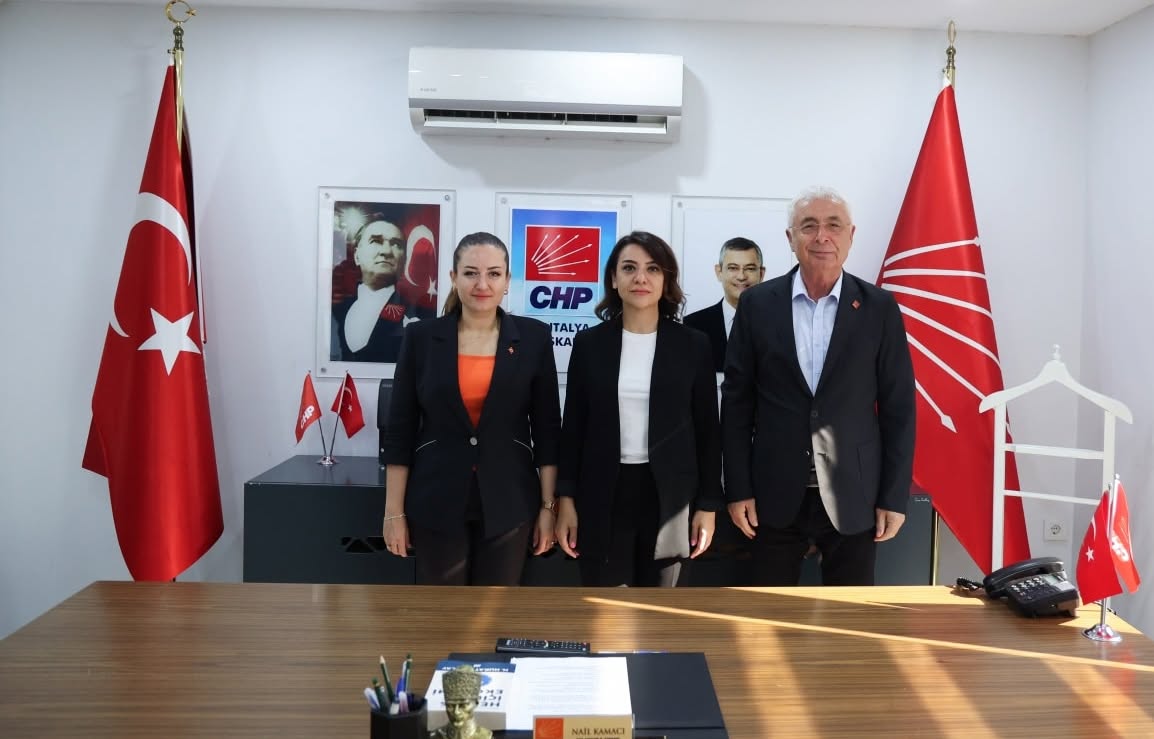 CHP Antalya İl Başkanlığı'nı Gamze Şengel Taşcıer Ziyaret Etti
