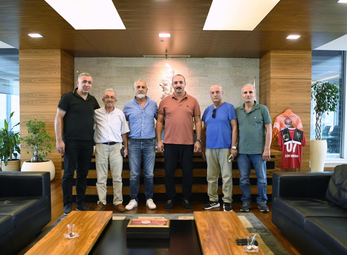 Antalya'da Tunceli Dayanışma Vakfı'na Destek: Başkan Kotan Ziyaret Etti