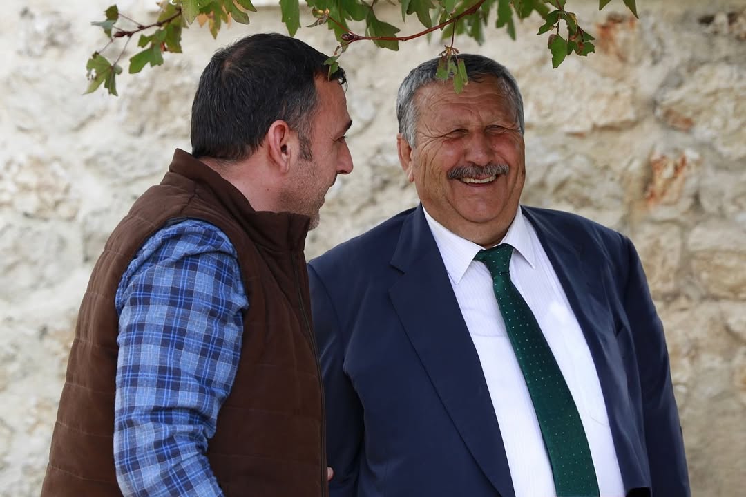 Kaş Belediyesi'nden Vatandaşlara İyi Haftalar Mesajı