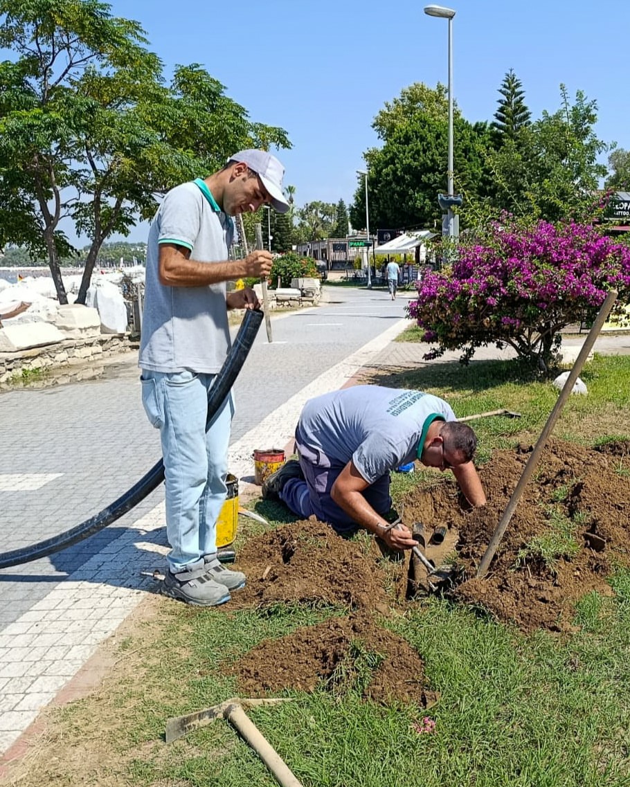 Manavgat'ta Yeşil Alanlara Nefes: Sulama Sistemleri Bakım Altına Alındı