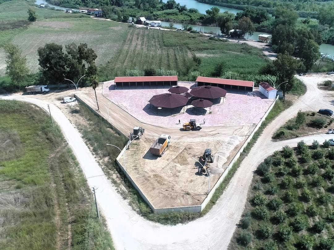Serik Belediyesi, Boğazkent Balıkçı Halinde Asfalt Çalışmaları Devam Ediyor