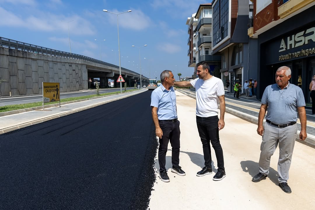 Manavgat'ta Kaldırım ve Yol İyileştirme Çalışmaları Devam Ediyor