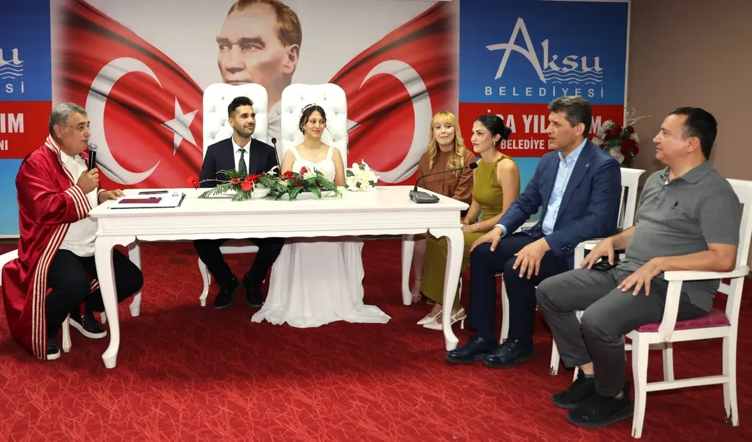 Antalya Aksu'da Mutlu Evliliğe İlk Adım: Nikâh Şahitleri Önemli İsimleri Barındırdı