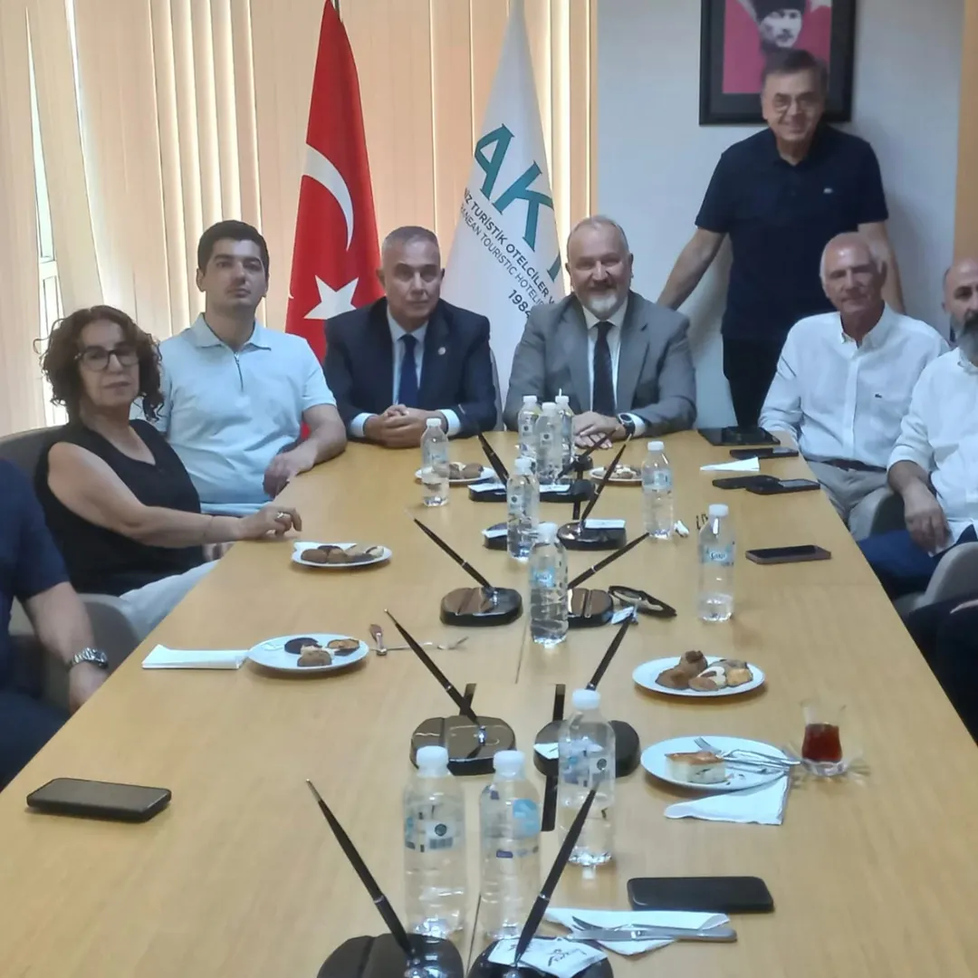 CHP'li Vekiller ve İl Başkanlığı, Turizm Sektörü ile İstişarede Buluştu