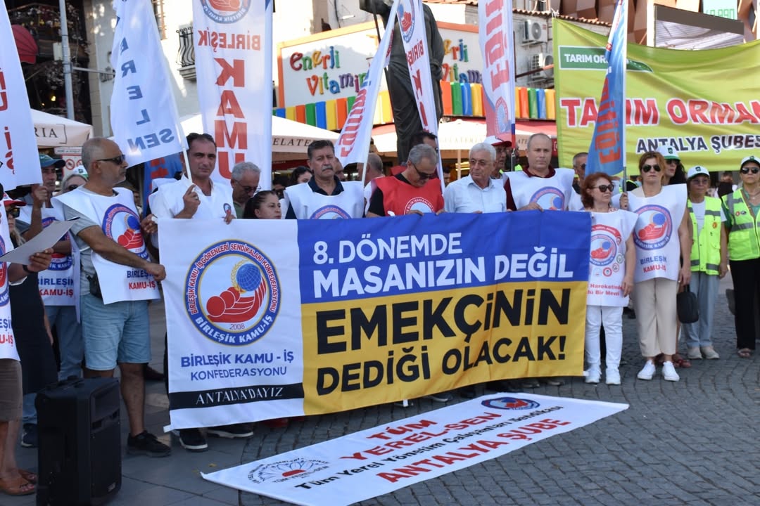 CHP Antalya Liderleri, Açlık Sınırında Yaşayanlar İçin Destek Veriyor