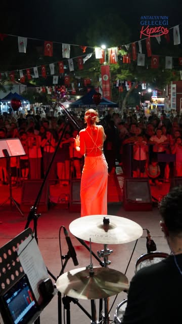 Antalya Kepez'de Sanat Şöleni: Melis Köksal Konseri ile Kültür Festivali Devam Ediyor