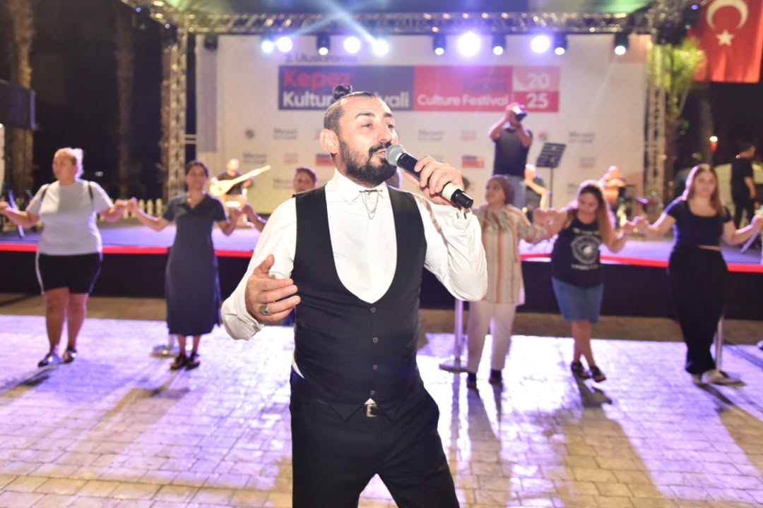 Antalya Kepez'de Erzincan Kültür Gecesi: Hüseyin Kalkan'ın Türküleriyle Festival Coşkusu