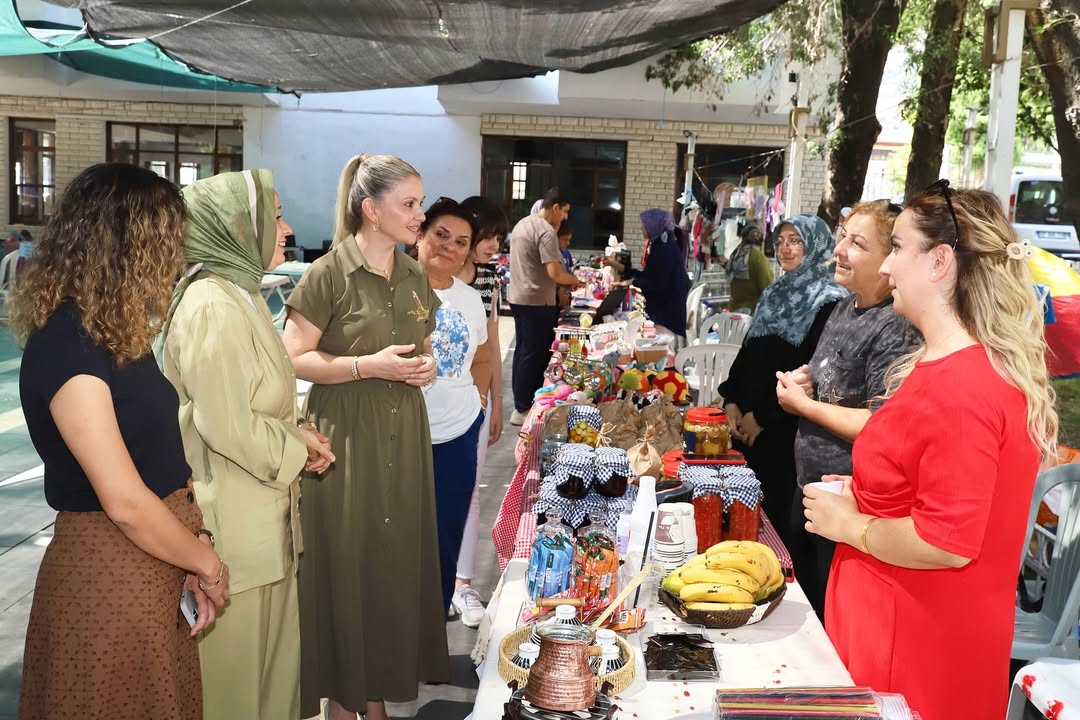 Elmalı'da Kadın Girişimciler Festivali Başladı