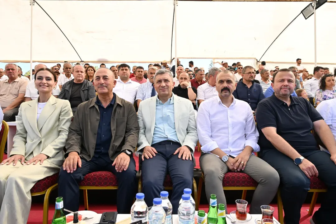 Antalya Korkuteli'nde Altın Kiraz Yağlı Güreşleri ve Şehzade Korkut Şenlikleri Coşkuyla Kutlandı