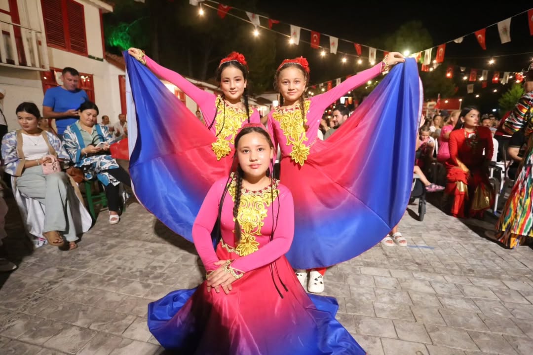 Antalya Kepez'de Kültür Şöleni: Farklı Milletlerden Renkli Performanslar
