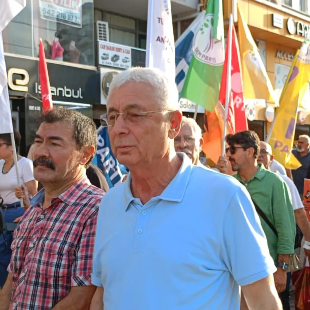 CHP Antalya İl Başkanlığı Dünya Barış Günü'nde Emek ve Demokrasi Güçleri ile Birlikte Açıklama Yaptı