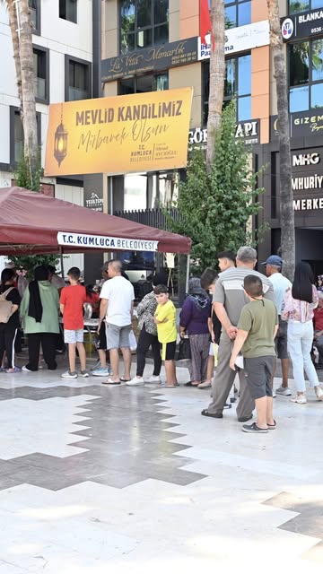 Antalya Kumluca'da Mevlid Kandili Lokma İkramı