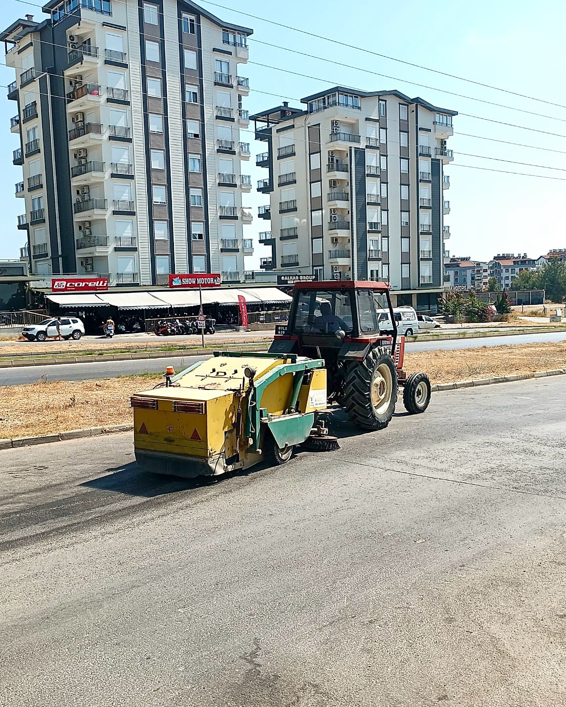 Antalya Manavgat'ta Temizlik Çalışmaları Aralıksız Devam Ediyor