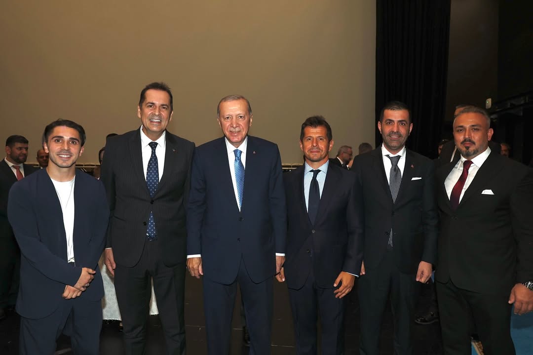 Cumhurbaşkanı Erdoğan Antalyaspor Yönetimi ve Teknik Ekibiyle Bir Araya Geldi