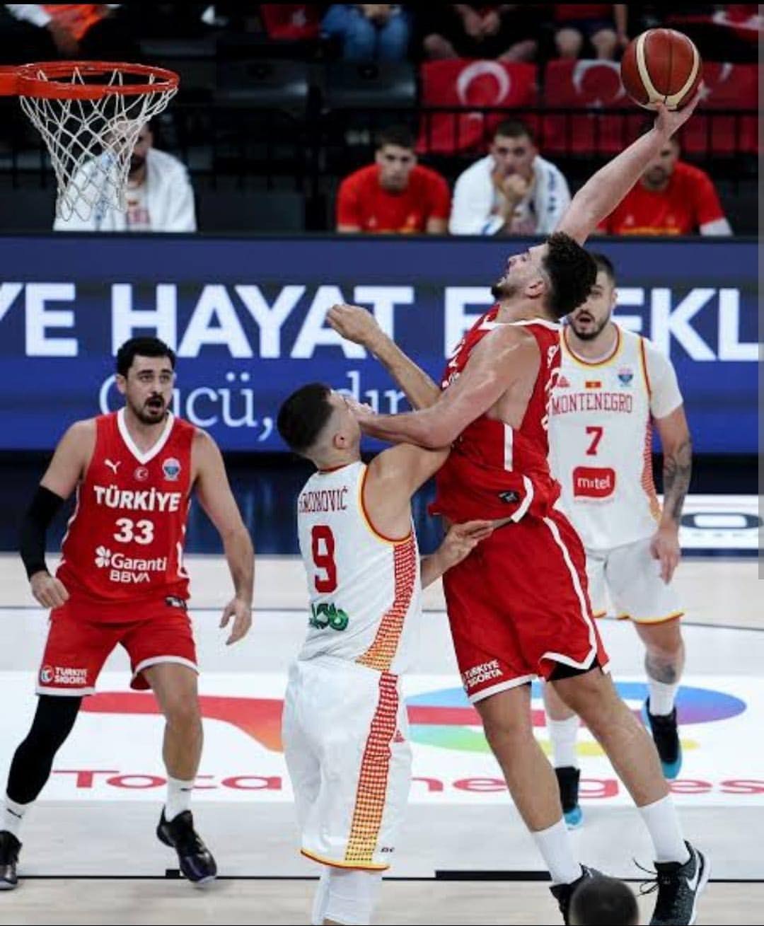 A Milli Basketbol Takımı EuroBasket'te Çeyrek Finalde
