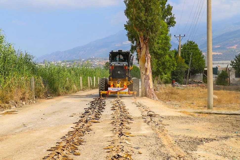 Kaş Belediyesi Kınık Mahallesi'nde Asfalt Çalışmalarına Başladı