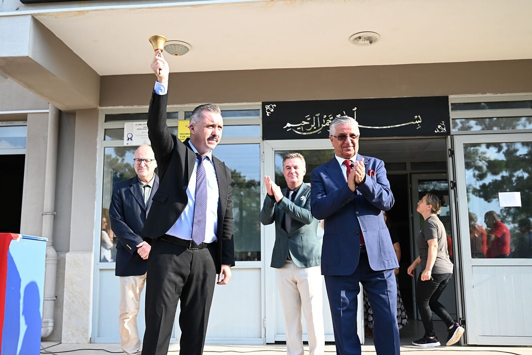 Kemer'de Yeni Eğitim ve Öğretim Yılı Coşkuyla Başladı